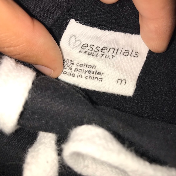 Cropped Black Hoodie - Picture 3 of 3